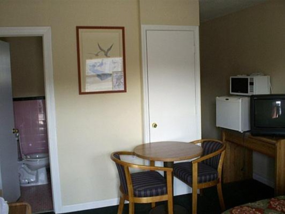 Crestview Inn